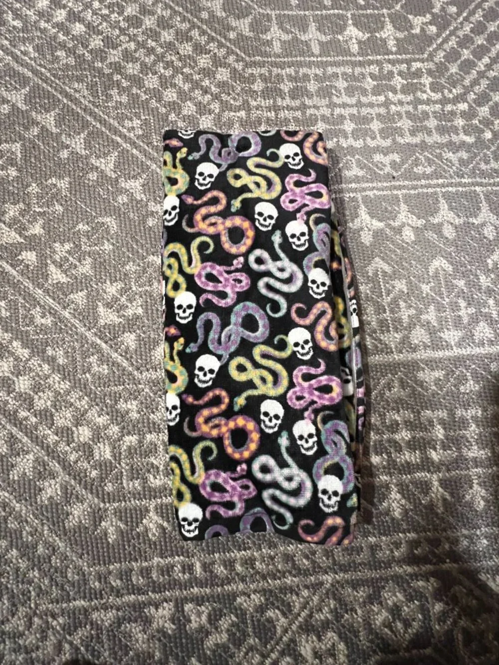 Cynthia rowley curious halloween kitchen towels set of 2 skulls snakes 18x28 NEW